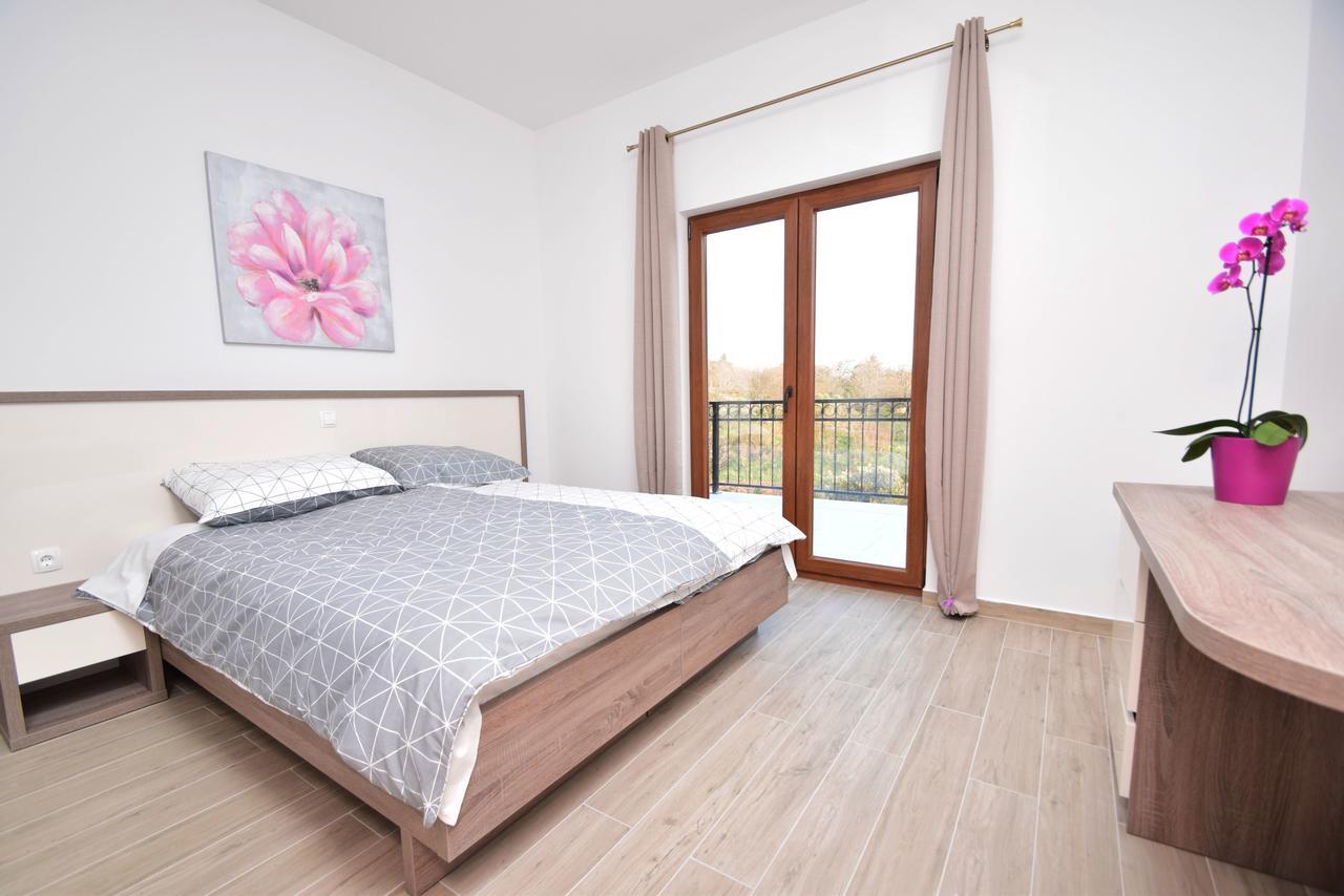 Apartments Paklenica Starigrad Paklenica Eksteriør billede