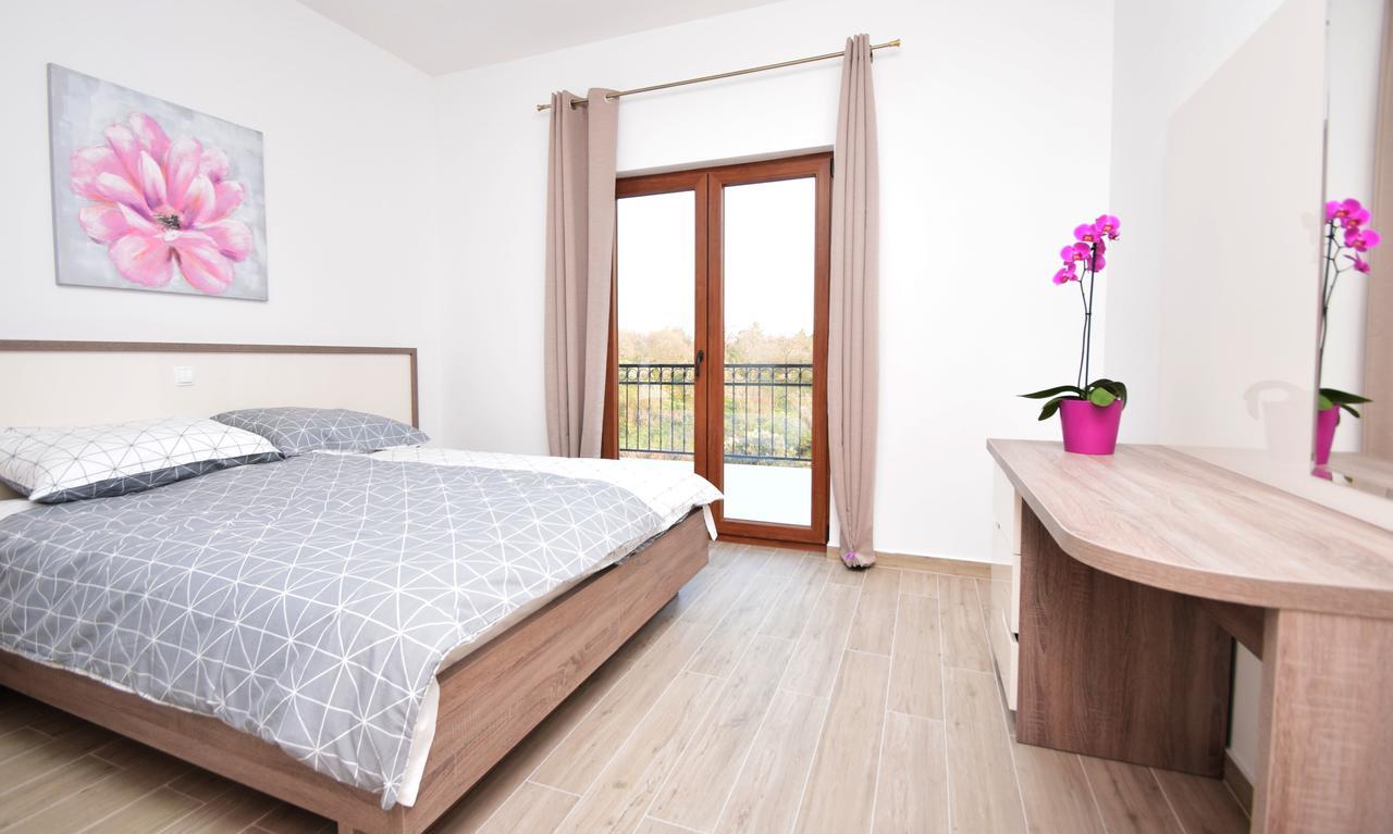 Apartments Paklenica Starigrad Paklenica Eksteriør billede