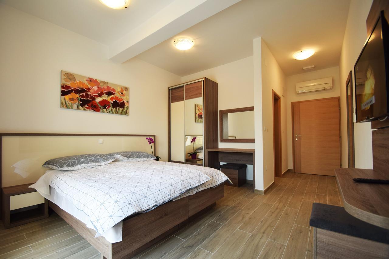 Apartments Paklenica Starigrad Paklenica Eksteriør billede
