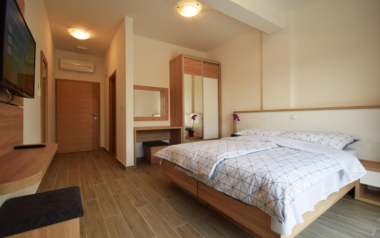 Apartments Paklenica Starigrad Paklenica Eksteriør billede